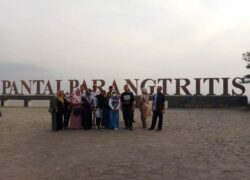 Dinas kesehatan maluku utara wisata di pantai parangtritis