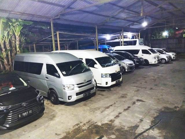 Mobil Alinds Transport Bersih Wangi